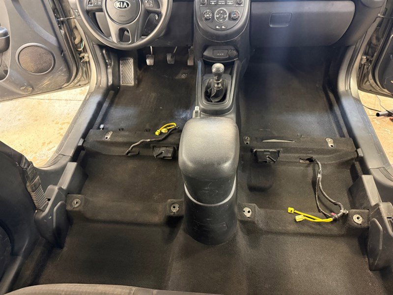 Used 2013 Kia Soul FWD image 18