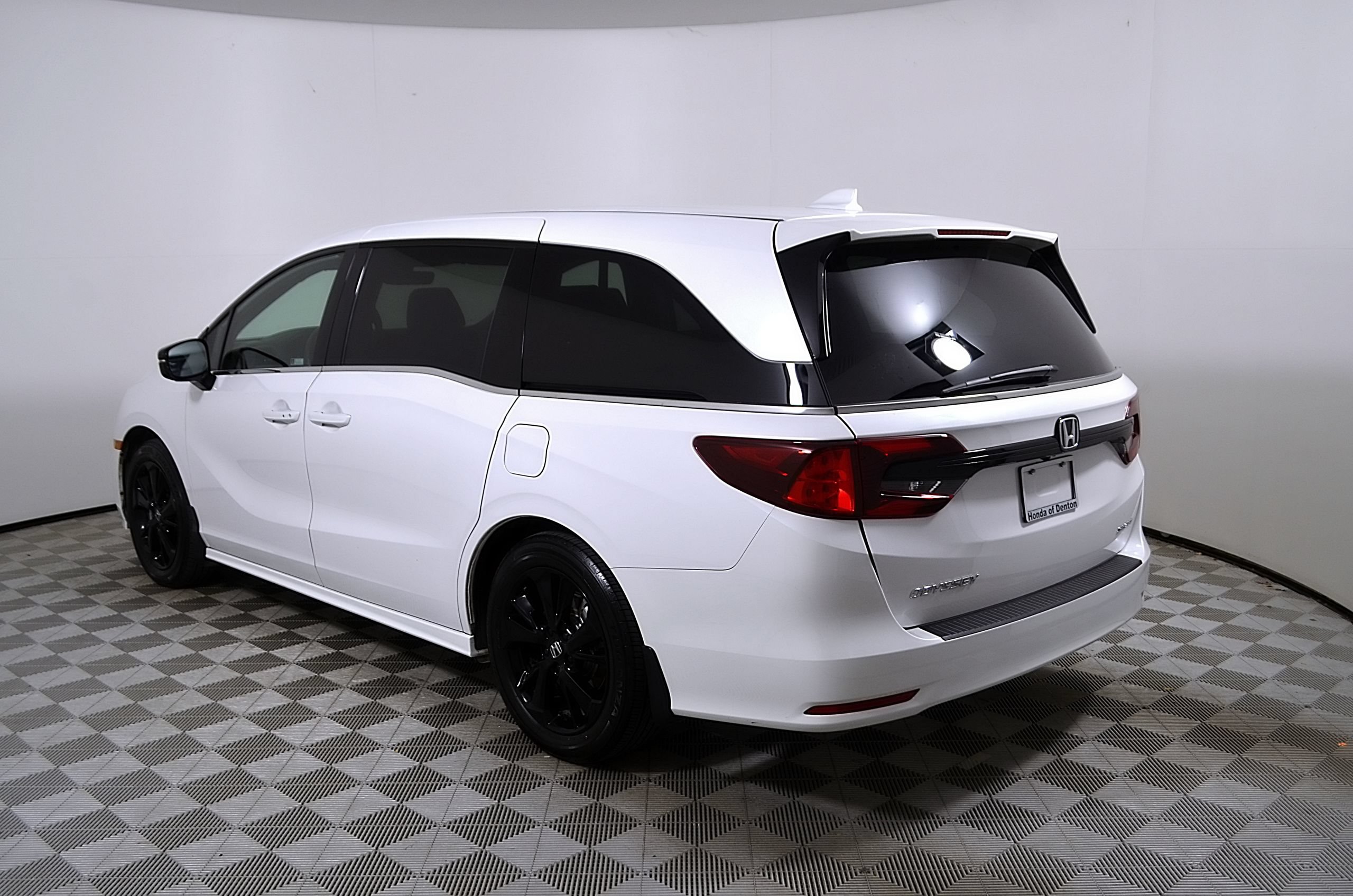 Used 2024 Honda Odyssey Sport image 9