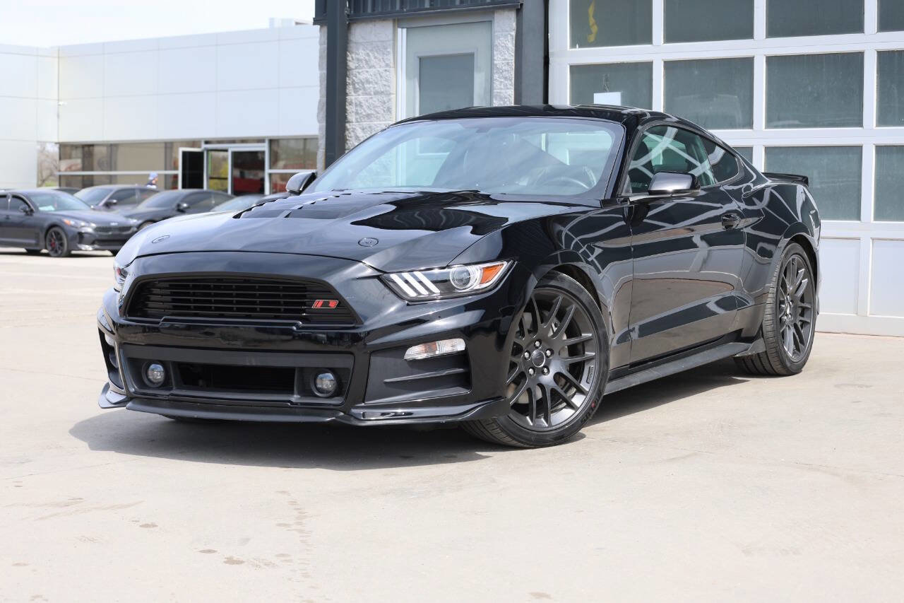 Used 2017 Ford Mustang GT Premium image 3