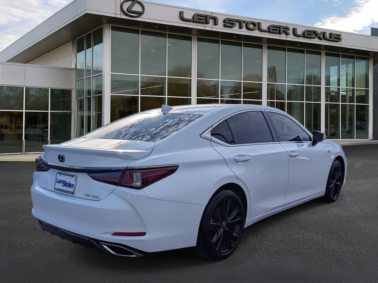 Used 2024 Lexus ES 350 F Sport image 3