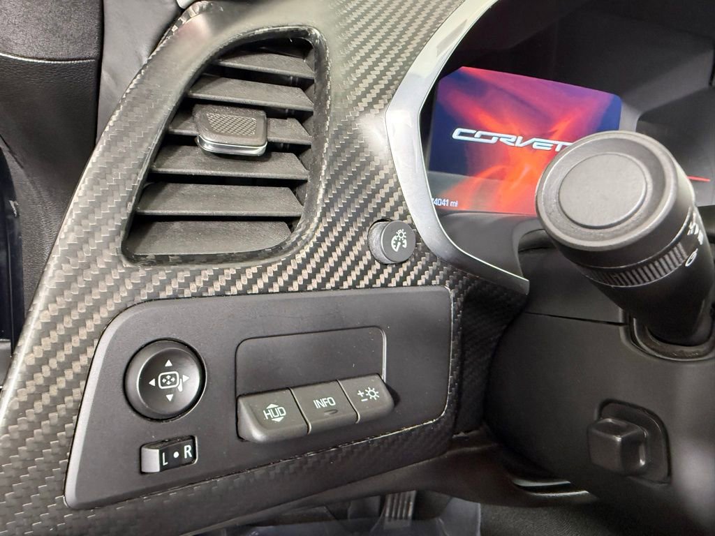 Used 2015 Chevrolet Corvette Z06 w/ 3LZ Preferred Equipment Group image 18