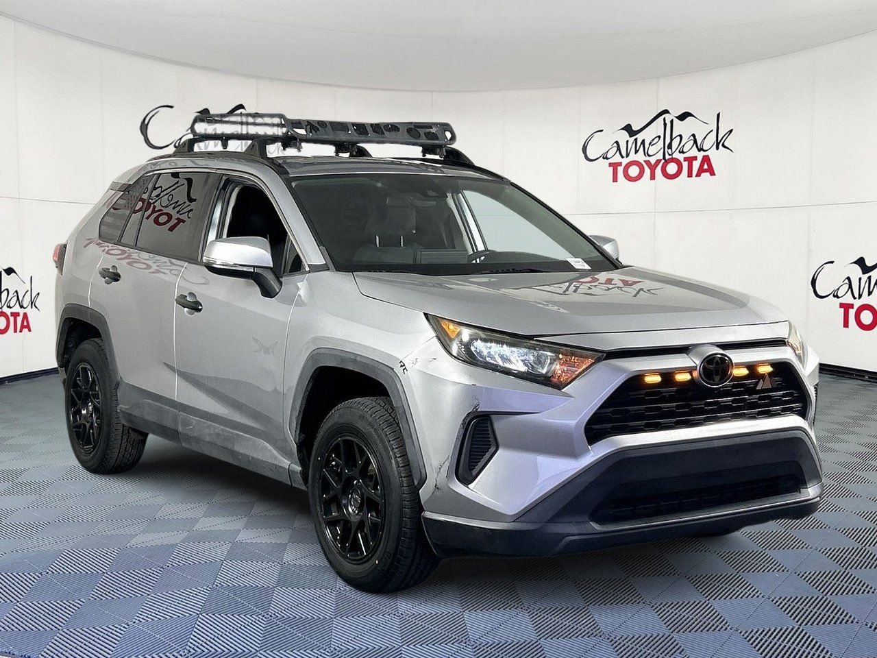 Used 2021 Toyota RAV4 LE image 3