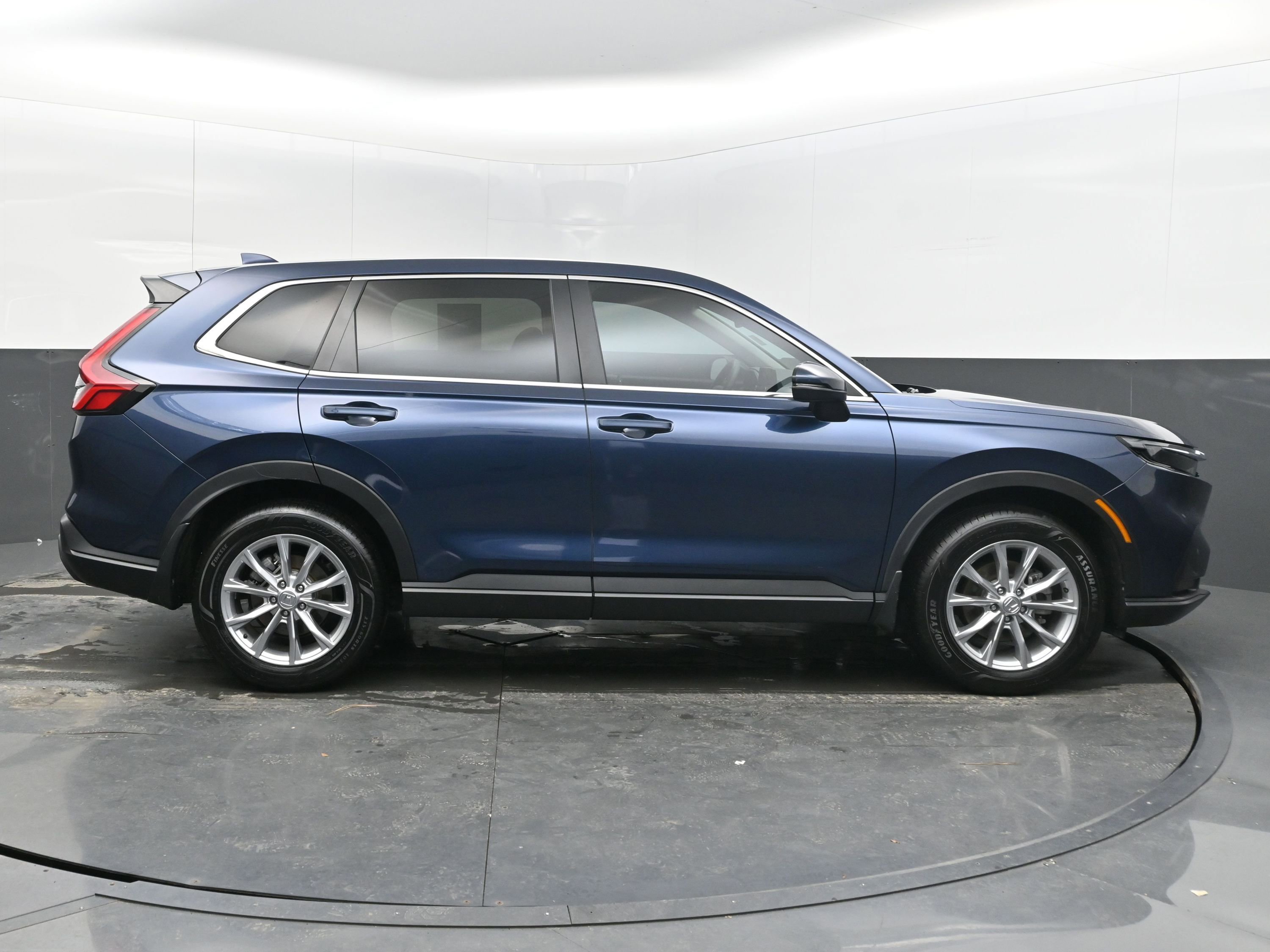 Used 2025 Honda CR-V EX image 10