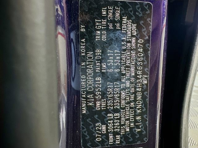 Used 2024 Kia Carnival LX image 32