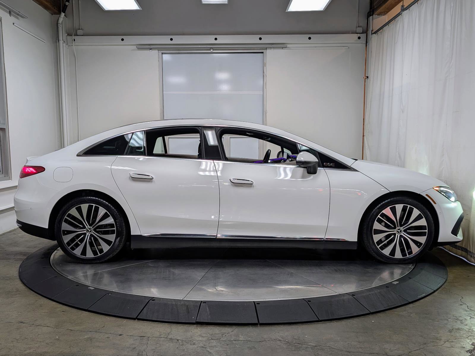 Used 2024 Mercedes-Benz EQE 350+ 4MATIC Sedan w/ Driver Assistance Package image 10