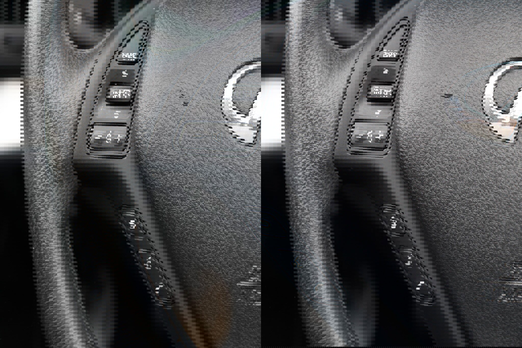 Used 2014 INFINITI Q60 Convertible w/ Premium Package image 31