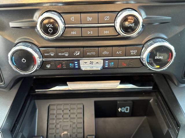 Used 2023 Ford F250 Lariat w/ Sport Appearance Package AWD/4WD image 34