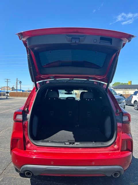 Used 2023 Ford Escape ST-Line w/ Tech Pack #1 FWD image 11
