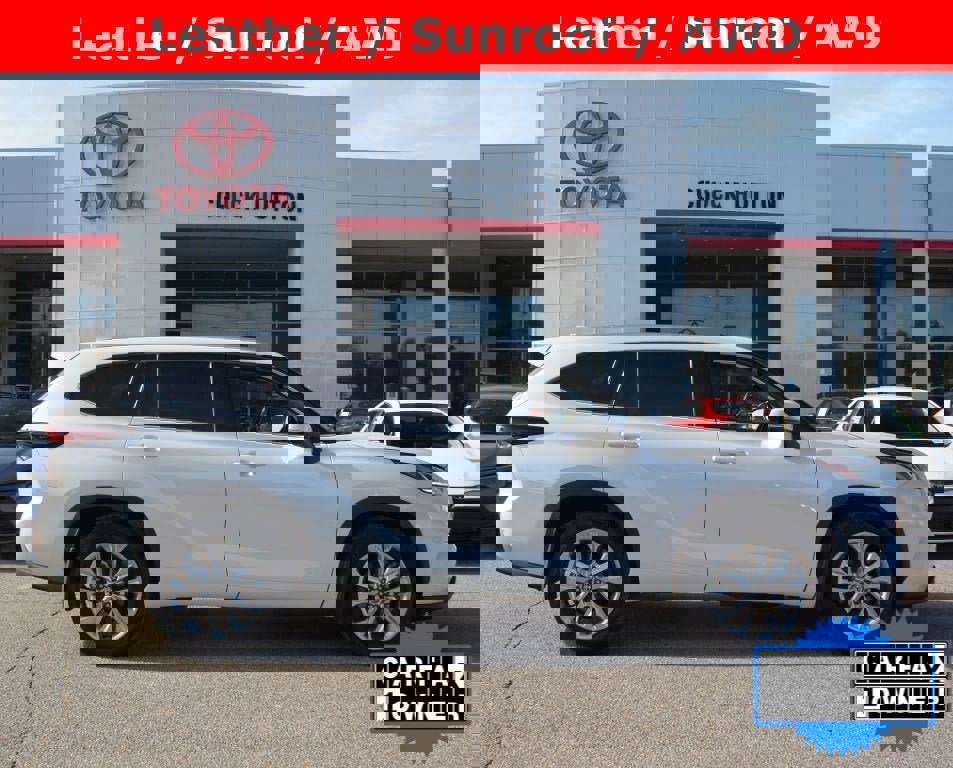 Used 2025 Toyota Highlander Limited image 1