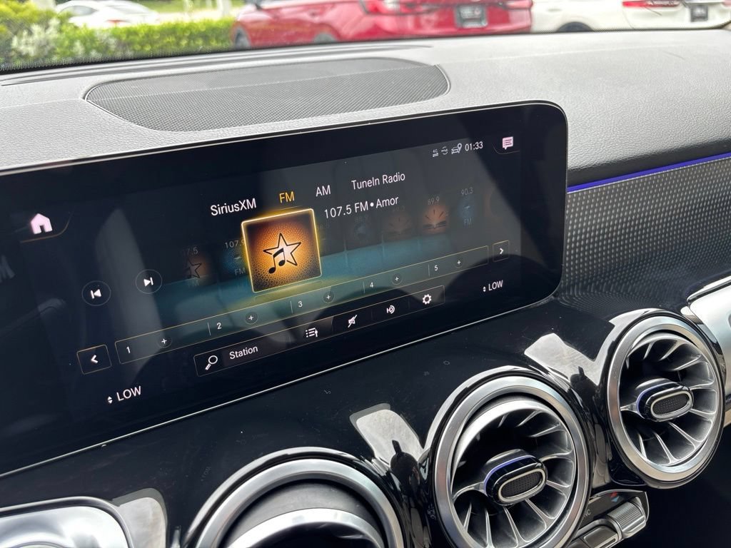 Used 2022 Mercedes-Benz GLB 250 w/ Premium Package Lite image 29