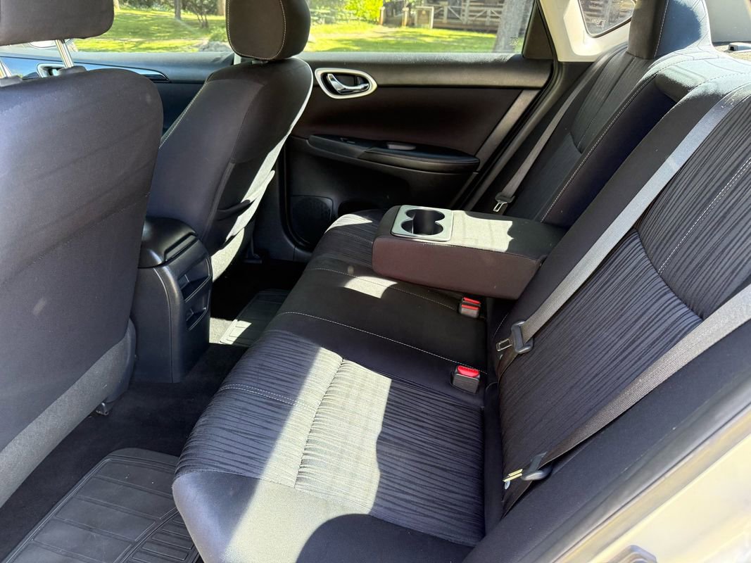 Used 2016 Nissan Sentra SV FWD image 25