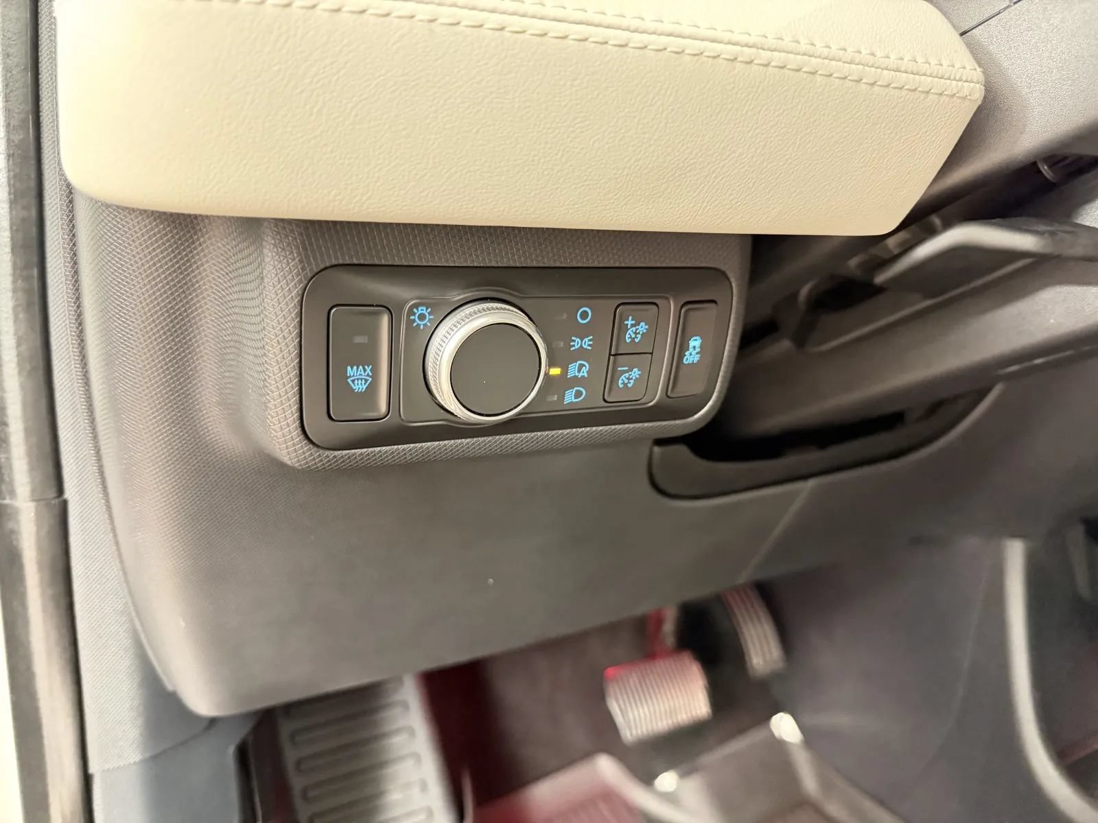 Used 2022 Ford Mustang Mach-E Premium w/ Ice White Appearance Package RWD image 18