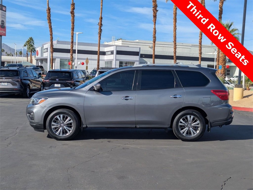 Used 2020 Nissan Pathfinder SV image 3