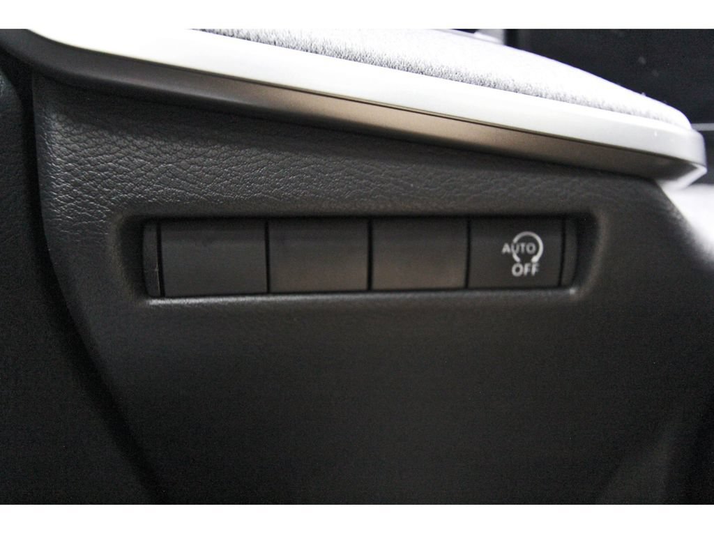 Used 2026 Nissan Kicks SV w/ SV Premium Package FWD image 23