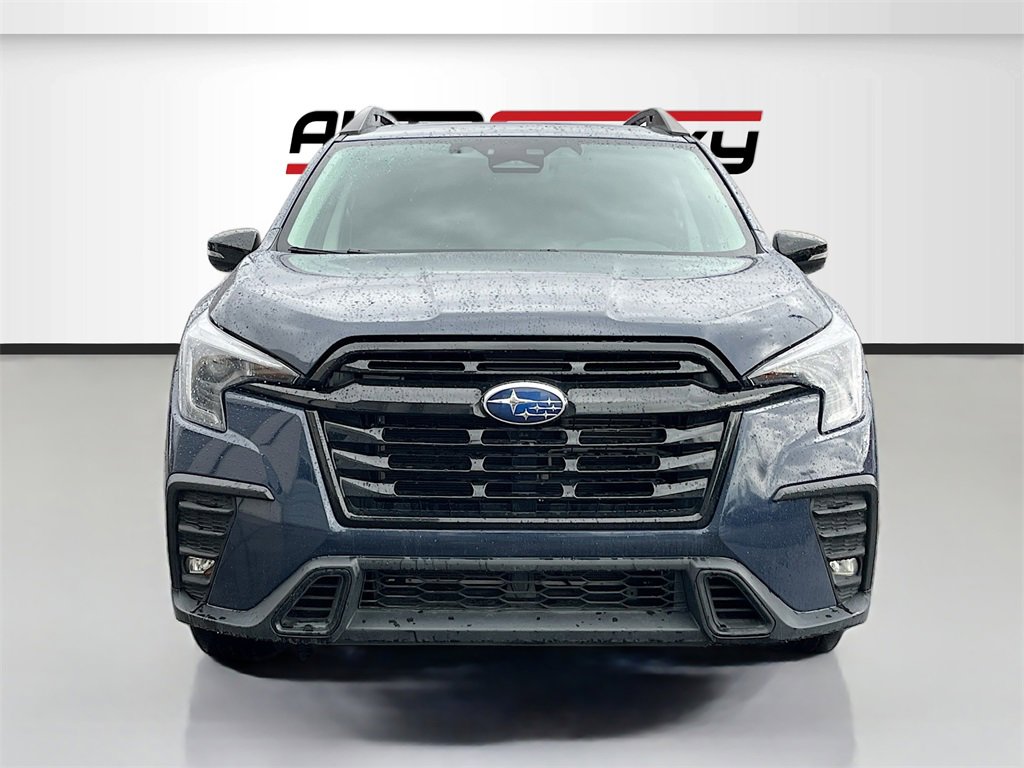 Used 2023 Subaru Ascent Onyx Edition image 2