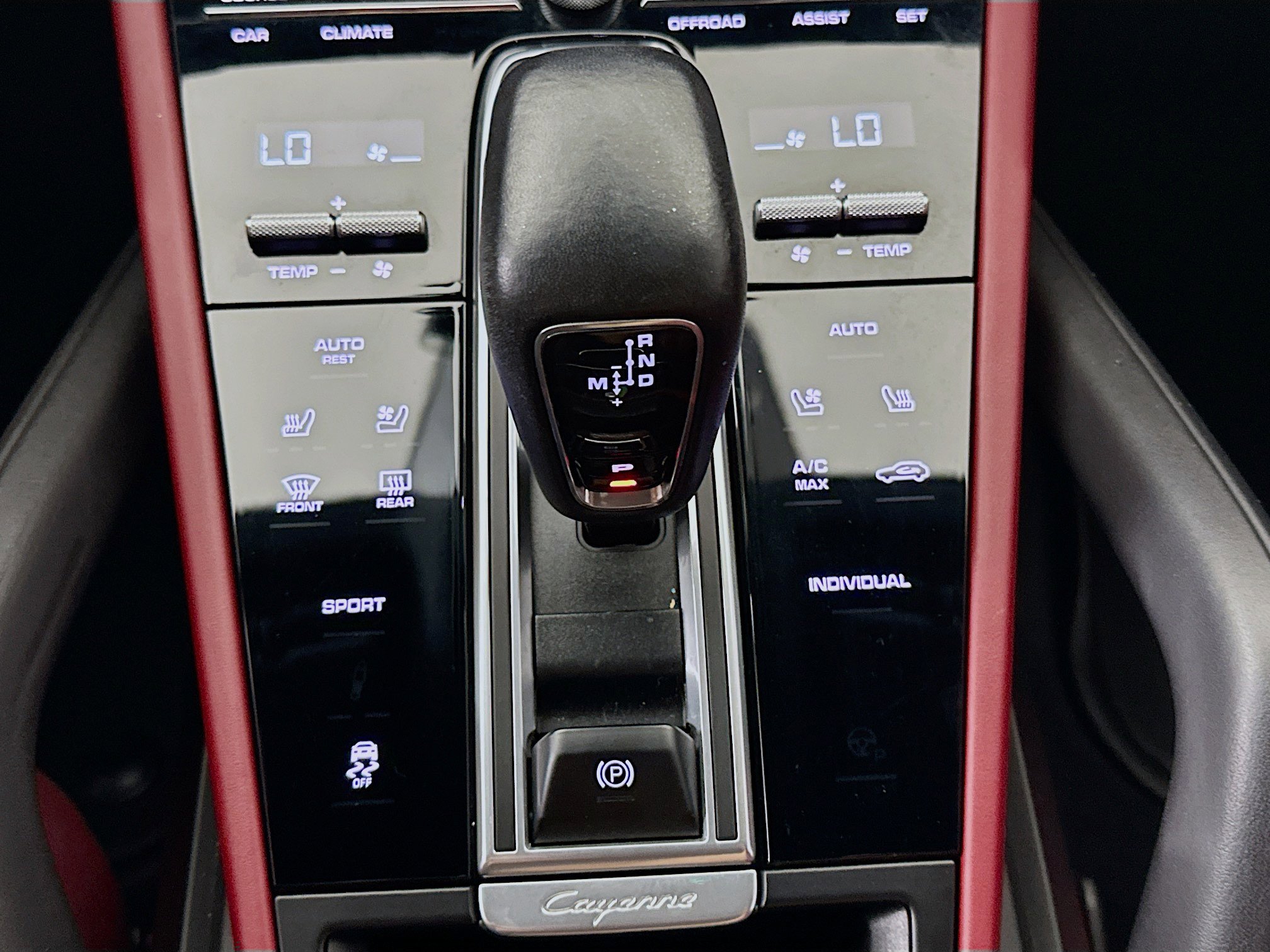 Used 2021 Porsche Cayenne AWD/4WD image 25