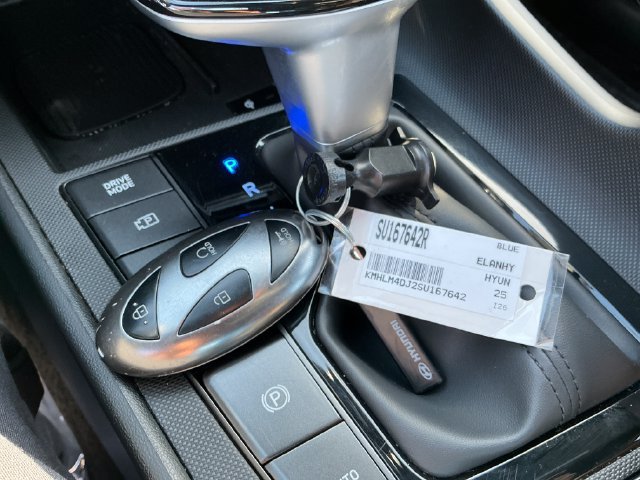 Used 2025 Hyundai Elantra SEL FWD image 29