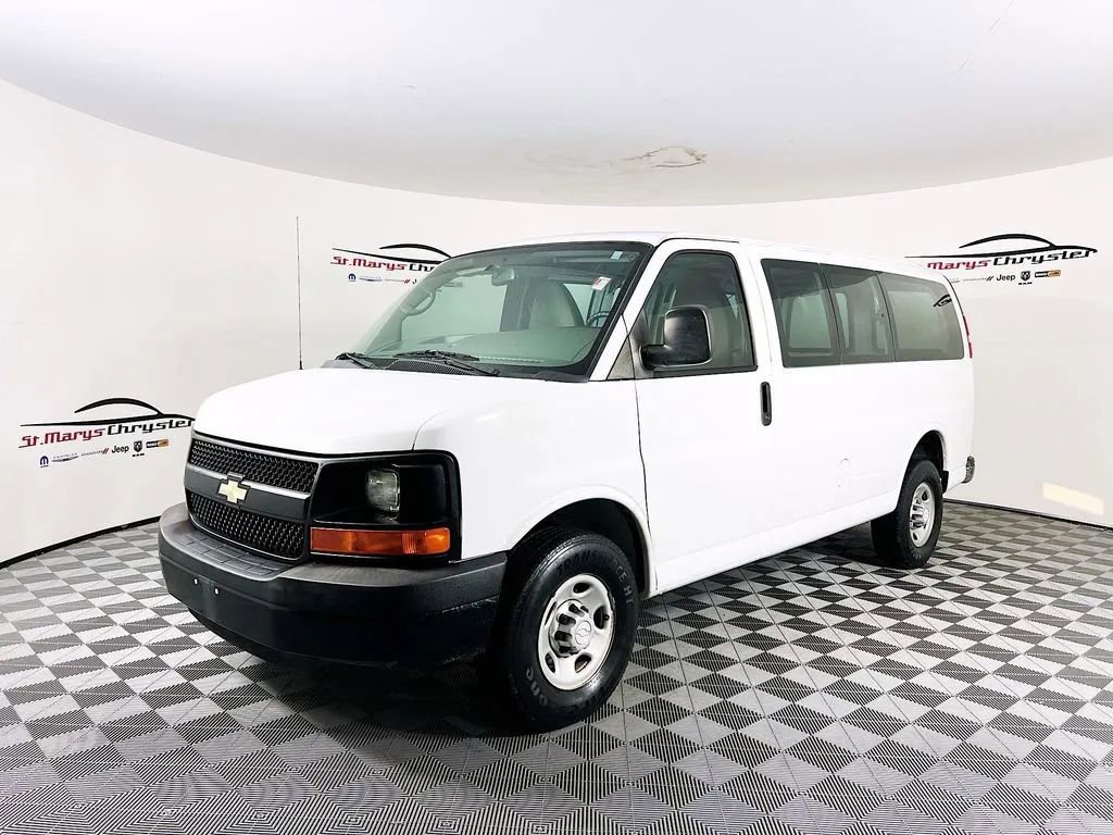 Used 2015 Chevrolet Express 2500 image 4