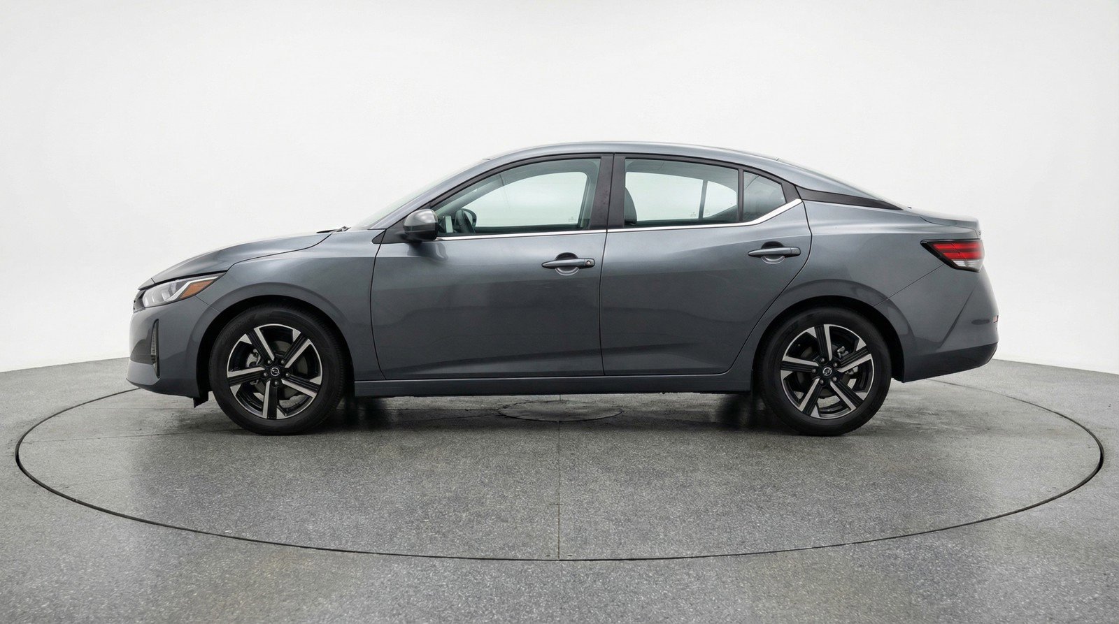 Used 2025 Nissan Sentra SV image 5