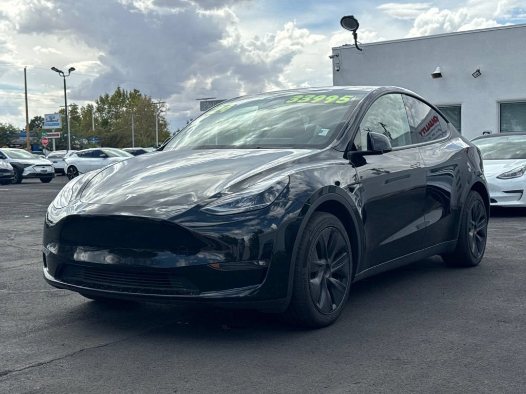 Used 2024 Tesla Model Y Long Range AWD/4WD image 4