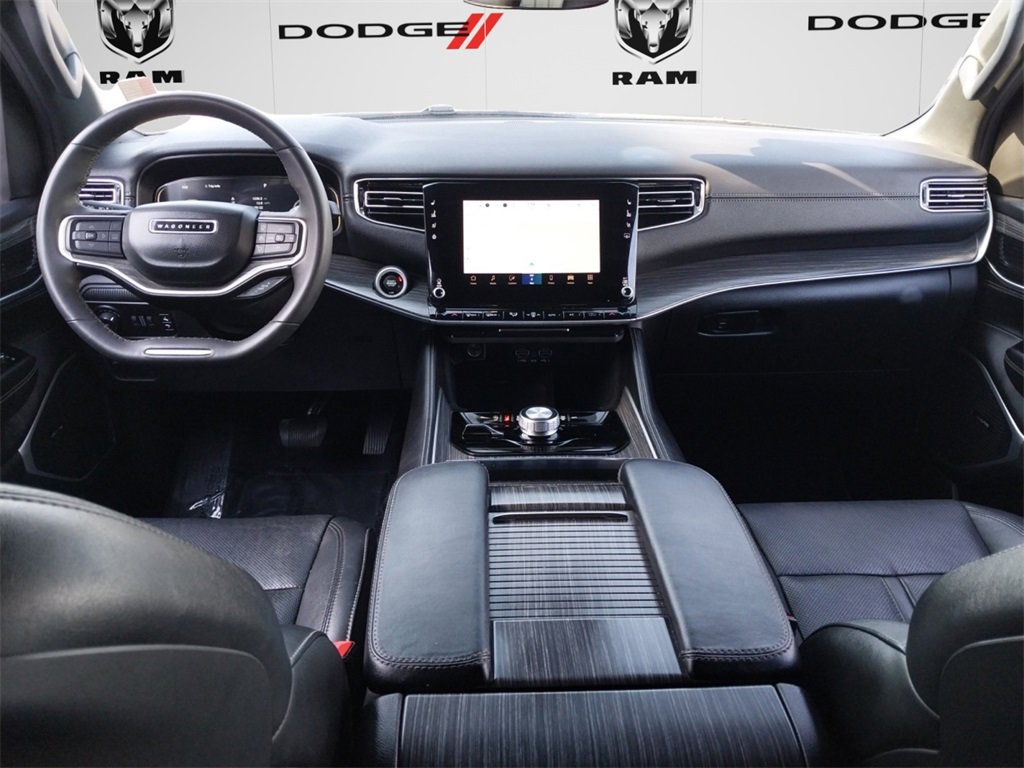 Used 2023 Jeep Wagoneer L Series II image 8