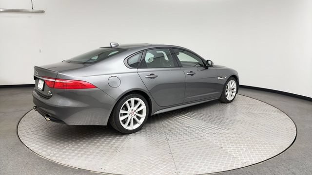 Used 2017 Jaguar XF R-Sport AWD/4WD image 2