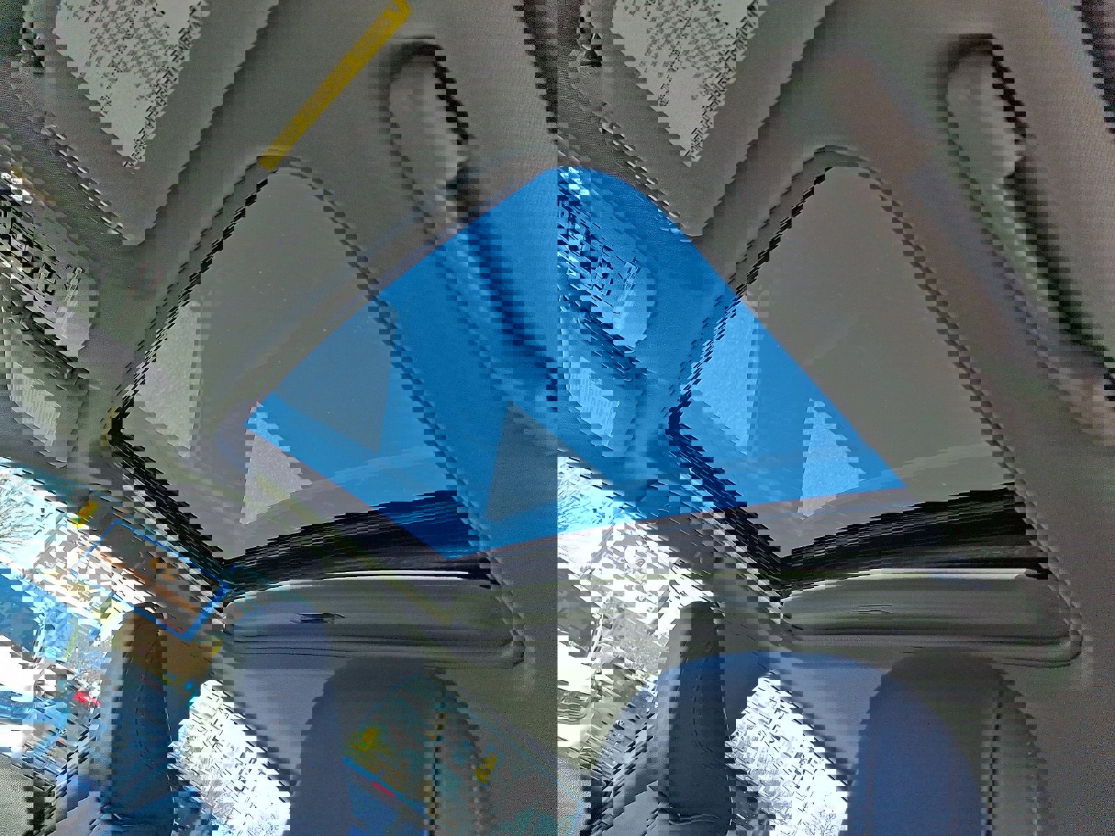 Used 2020 Toyota Camry XLE w/ Sunroof Package image 14