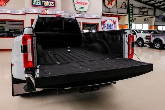 Used 2025 Ford F350 Lariat AWD/4WD image 8
