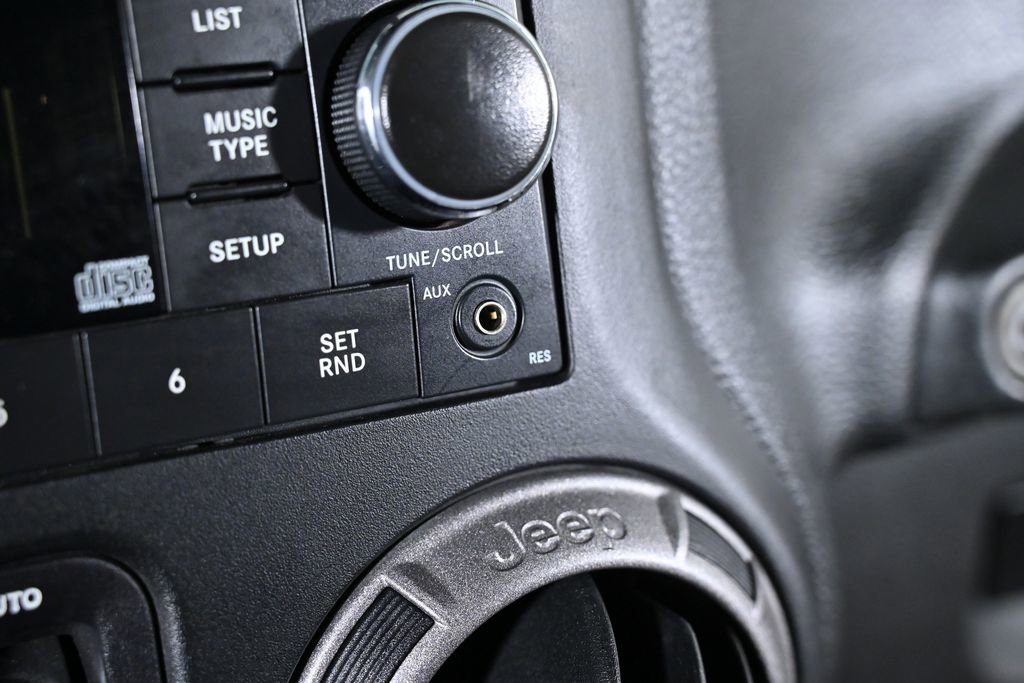 Used 2018 Jeep Wrangler Unlimited Sport S image 15