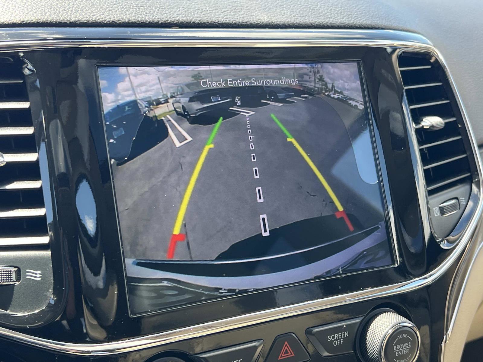 Used 2020 Jeep Grand Cherokee Limited w/ Premium Lighting Group image 16