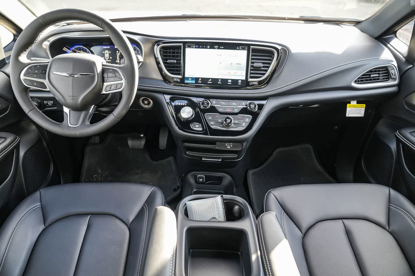 New 2026 Chrysler Pacifica Select FWD image 13
