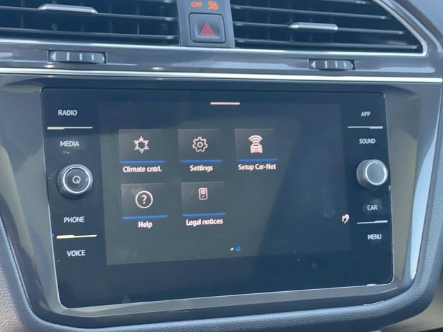 Used 2022 Volkswagen Tiguan SE w/ Panoramic Sunroof Package image 12