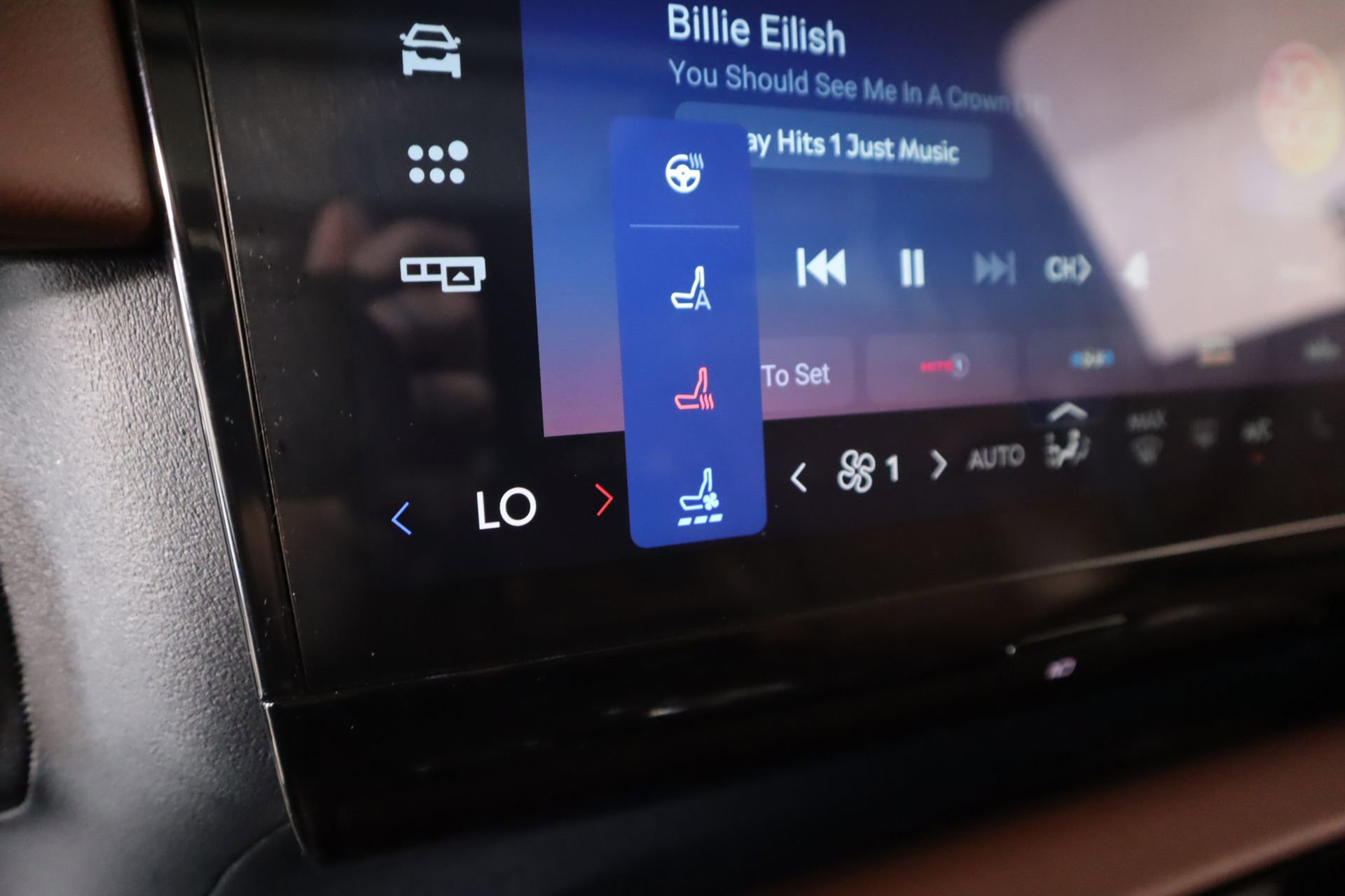 Certified 2025 Lincoln Navigator L Reserve AWD/4WD image 8