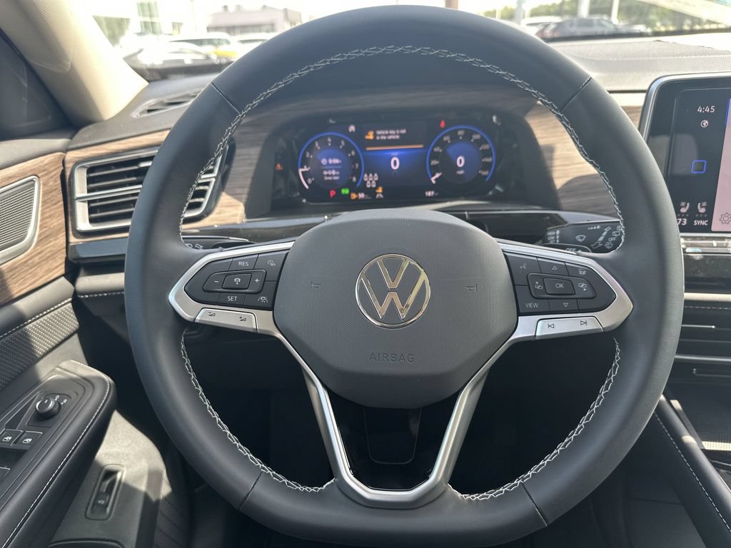 Used 2024 Volkswagen Atlas SEL AWD/4WD image 14