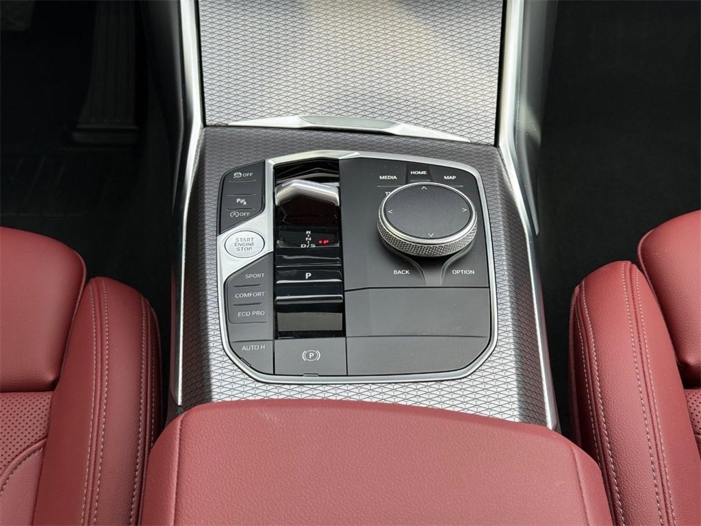 Used 2025 BMW 330i xDrive Sedan w/ Premium Package image 12