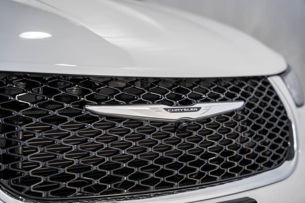 New 2026 Chrysler Pacifica Select image 7