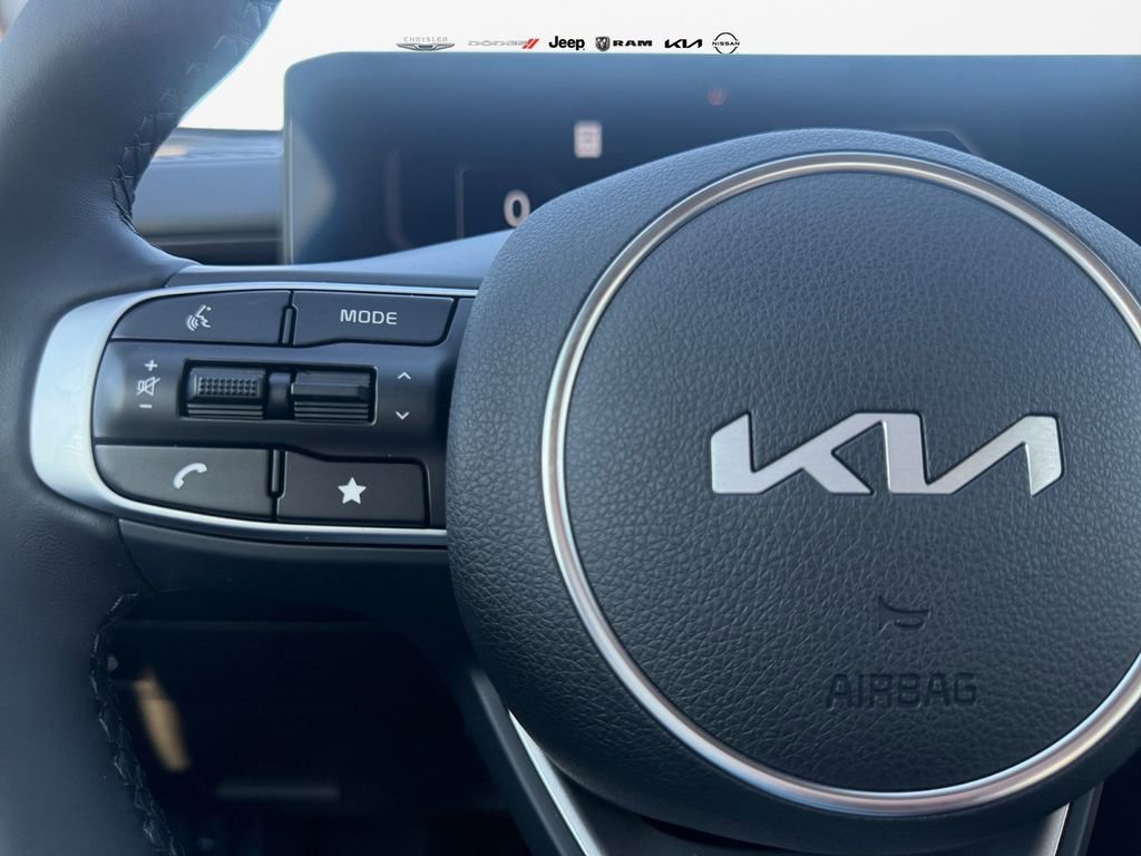 New 2025 Kia K5 EX image 25