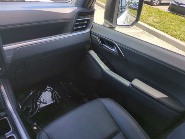 Used 2024 Lexus GX 550 w/ Accessory Package (31) AWD/4WD image 17