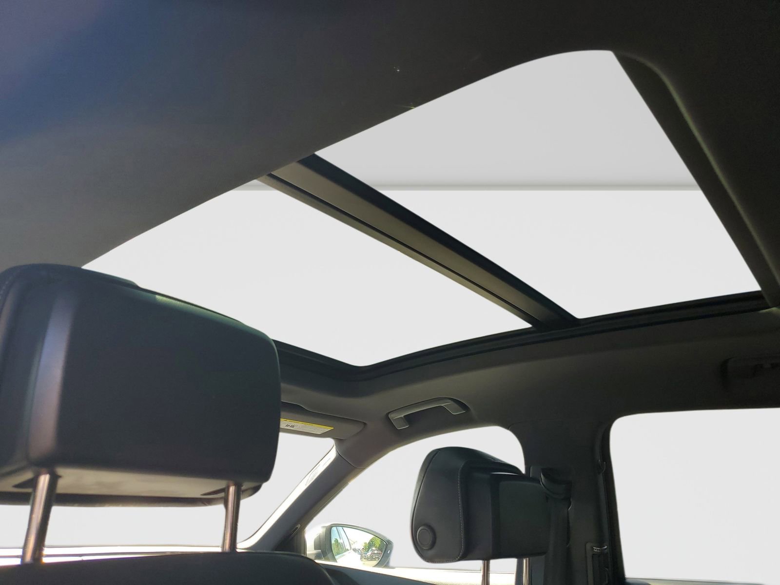 Used 2023 Audi e-tron S Premium Plus image 15