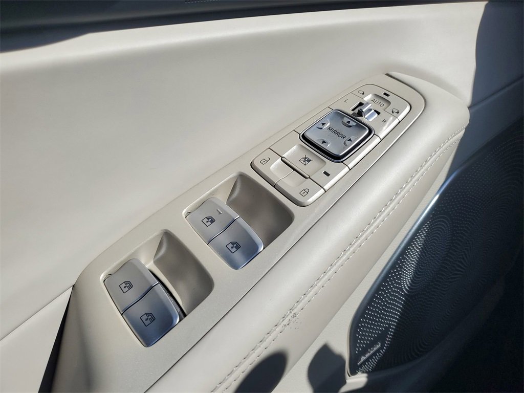 Used 2019 Genesis G90 3.3T Premium image 20