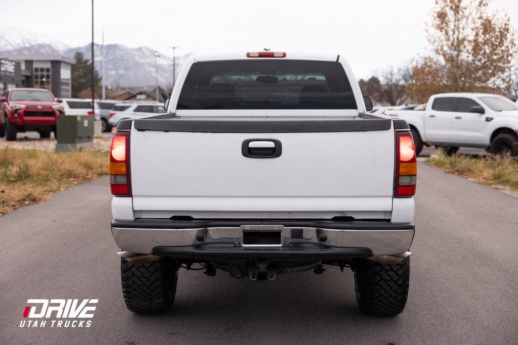 Used 2002 Chevrolet Silverado 2500 LT w/ Off-Road Skid Plate Pkg AWD/4WD image 10