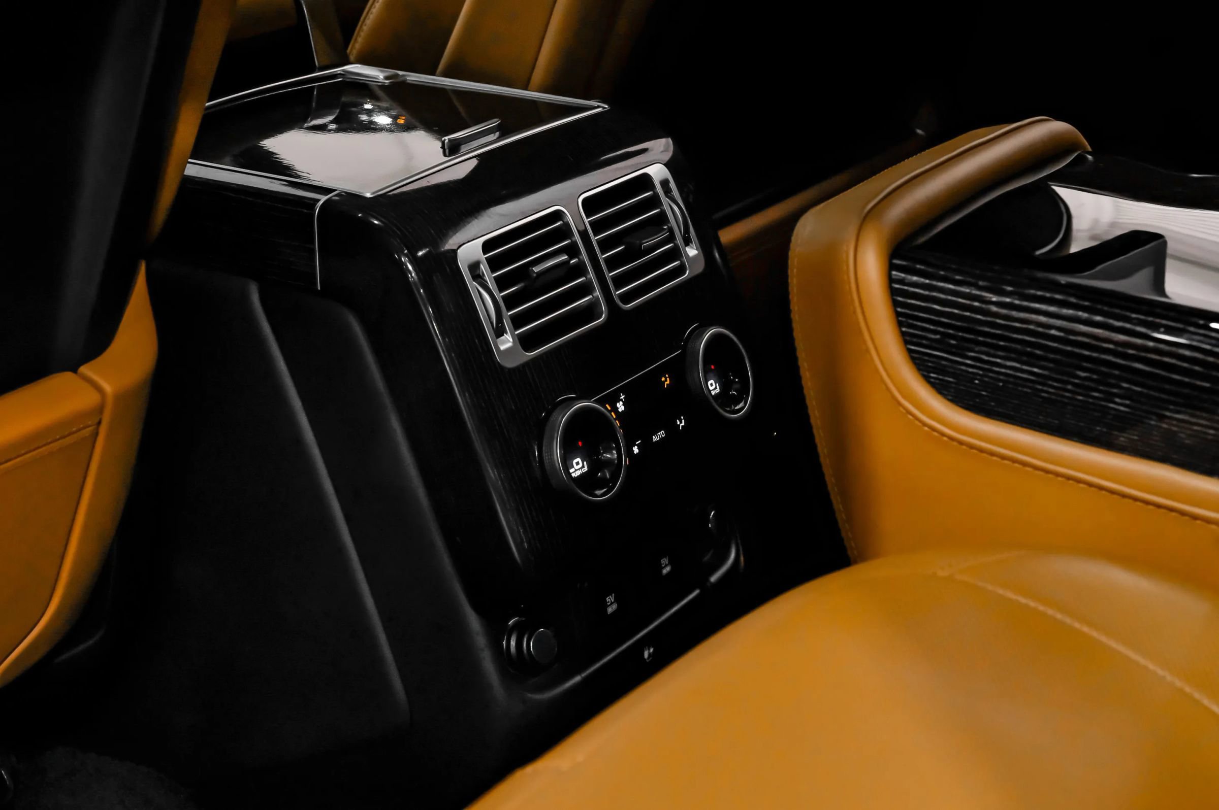 Used 2019 Land Rover Range Rover Long Wheelbase Autobiography image 44