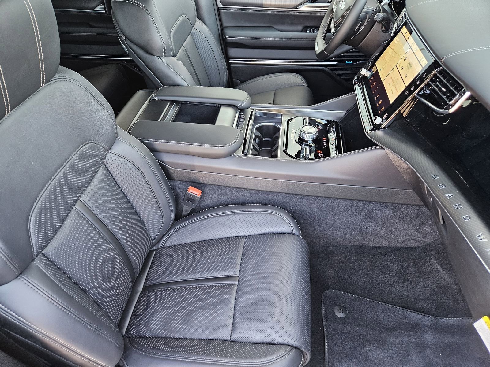 New 2026 Jeep Grand Wagoneer Summit w/ Rear Seat Video Group I image 15