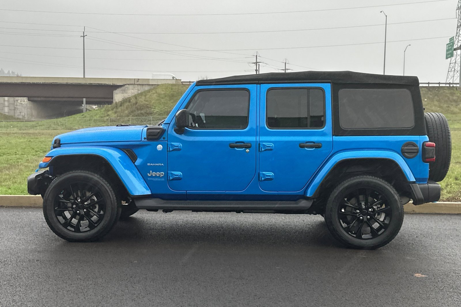 Used 2022 Jeep Wrangler Unlimited Sahara image 6