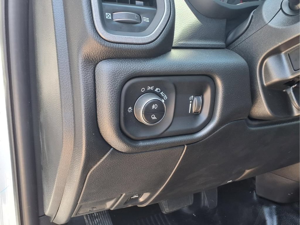 New 2026 RAM 3500 Tradesman w/ Chrome Appearance Group A AWD/4WD image 9