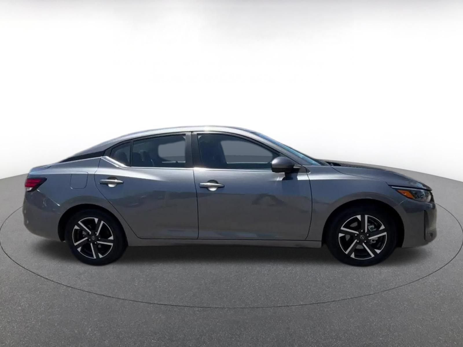 Used 2025 Nissan Sentra SV FWD image 16
