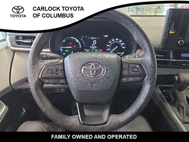 Used 2025 Toyota Sienna LE FWD image 24