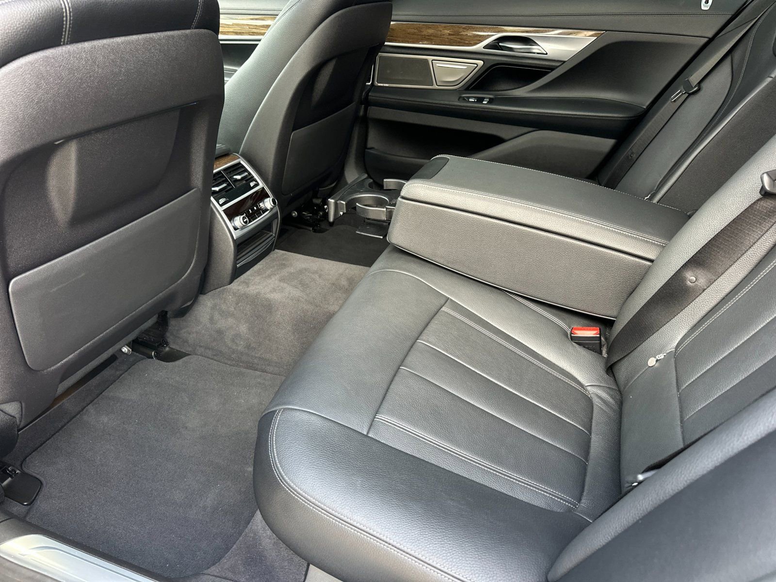 Used 2017 BMW 740e xDrive AWD/4WD image 11