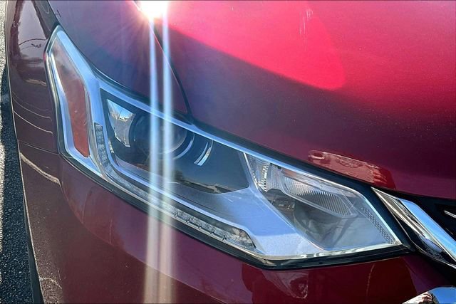 Used 2021 Chevrolet Traverse LT image 32