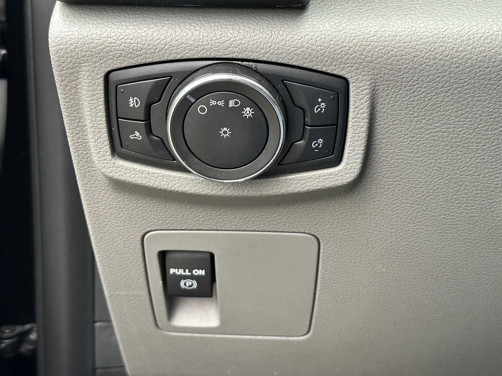 Used 2017 Ford F150 XL w/ Equipment Group 101A Mid image 15